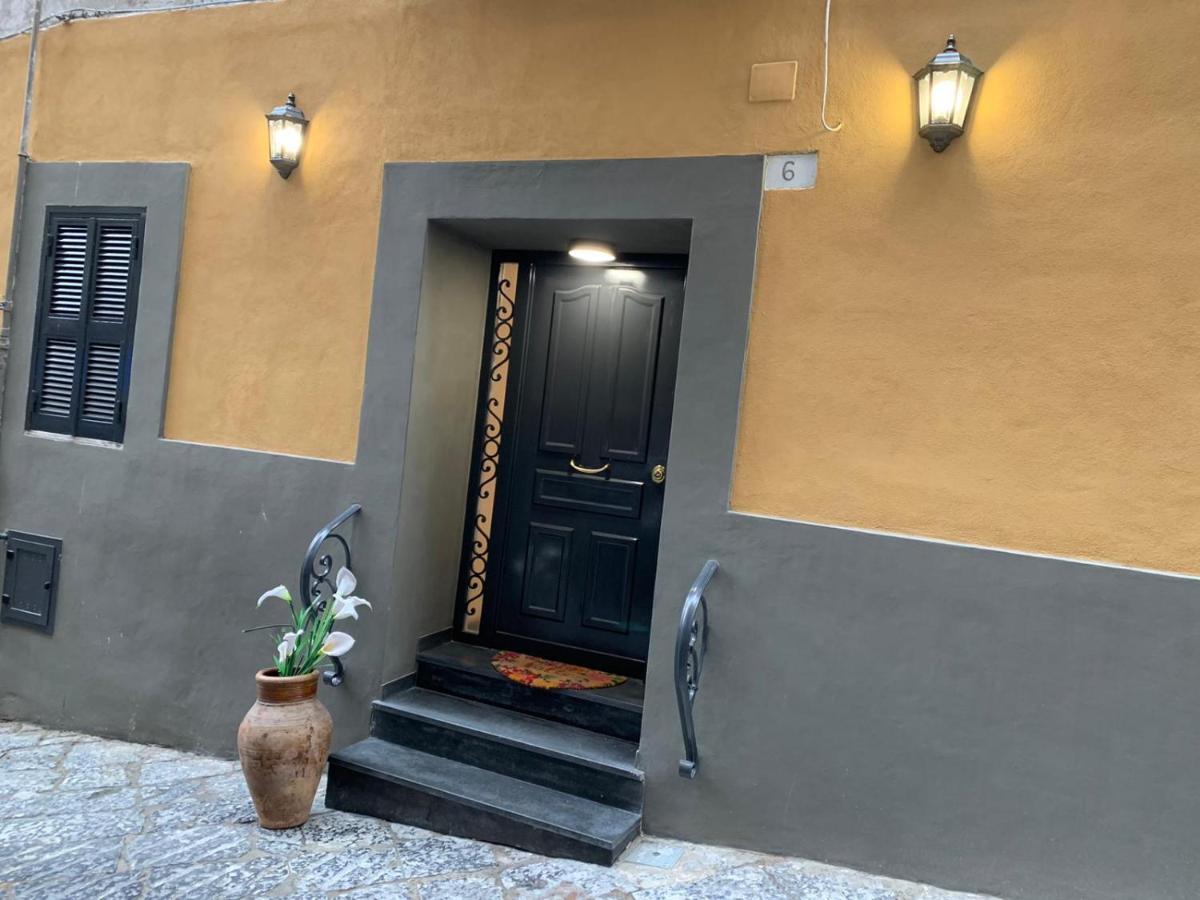 Giallo Napoletano Home Naples Exterior photo